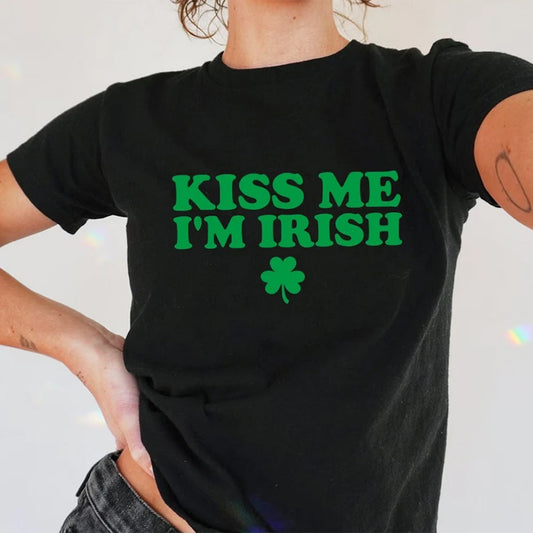 Kiss Me I'm Irish Baby Tee Irish Shirts Women's Fitted Tee St Patricks Day Cropped Top Harajuku 90s Retro Aesthetics Baby Tees